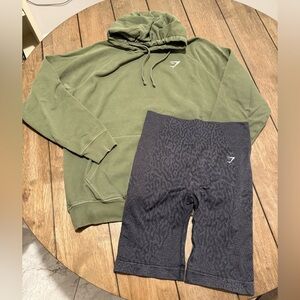 Gymshark Outfit Sweatshirt & Shorts